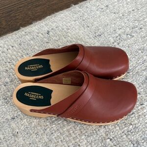 Swedish Hasbeens Chestnut Leather Clogs